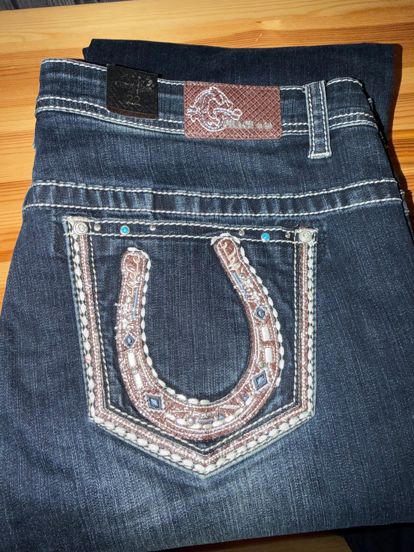 Grace in LA - horseshoe Curvy / Plus Size