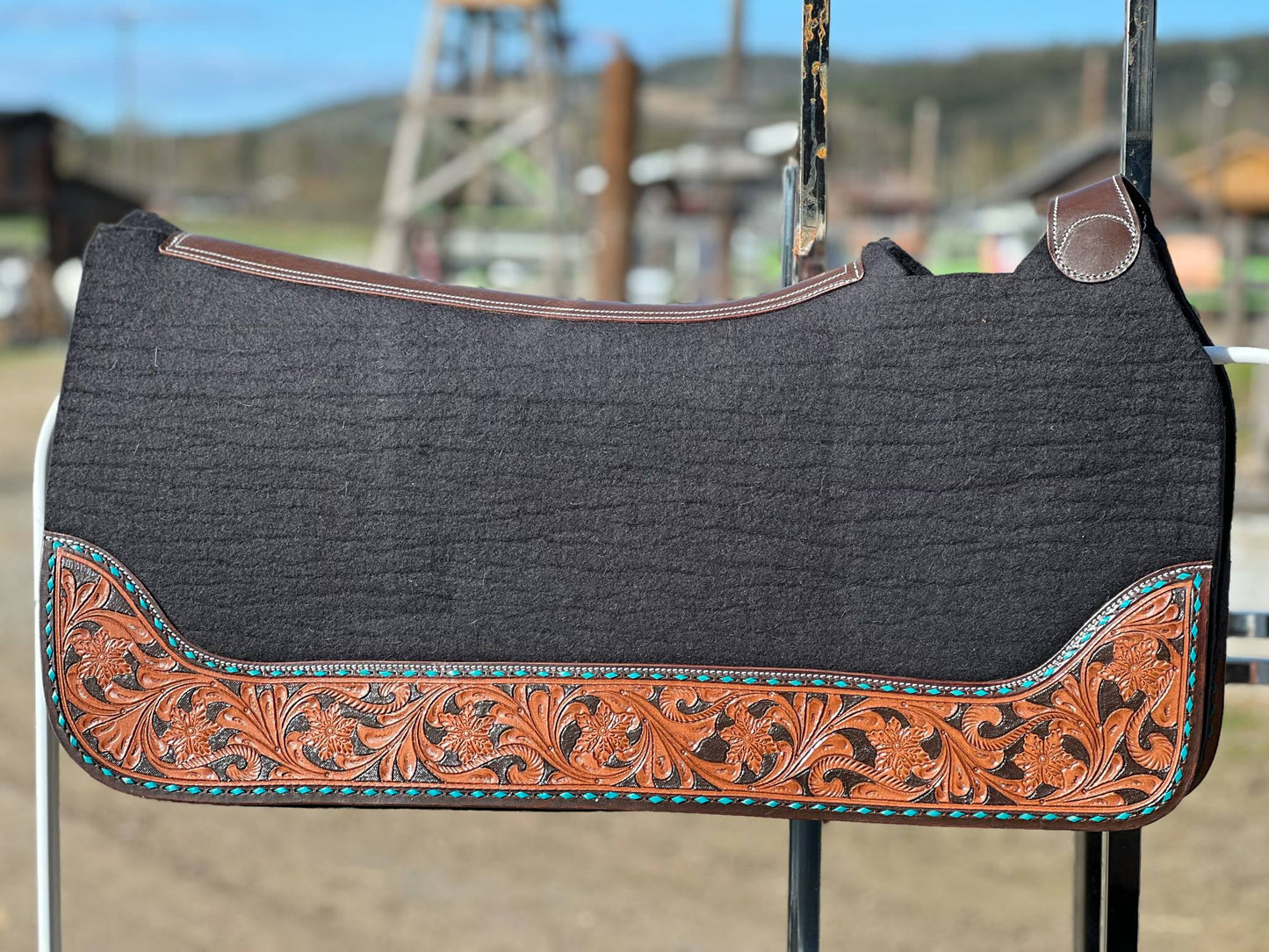1" Buckstitched Wool Pad Turkis