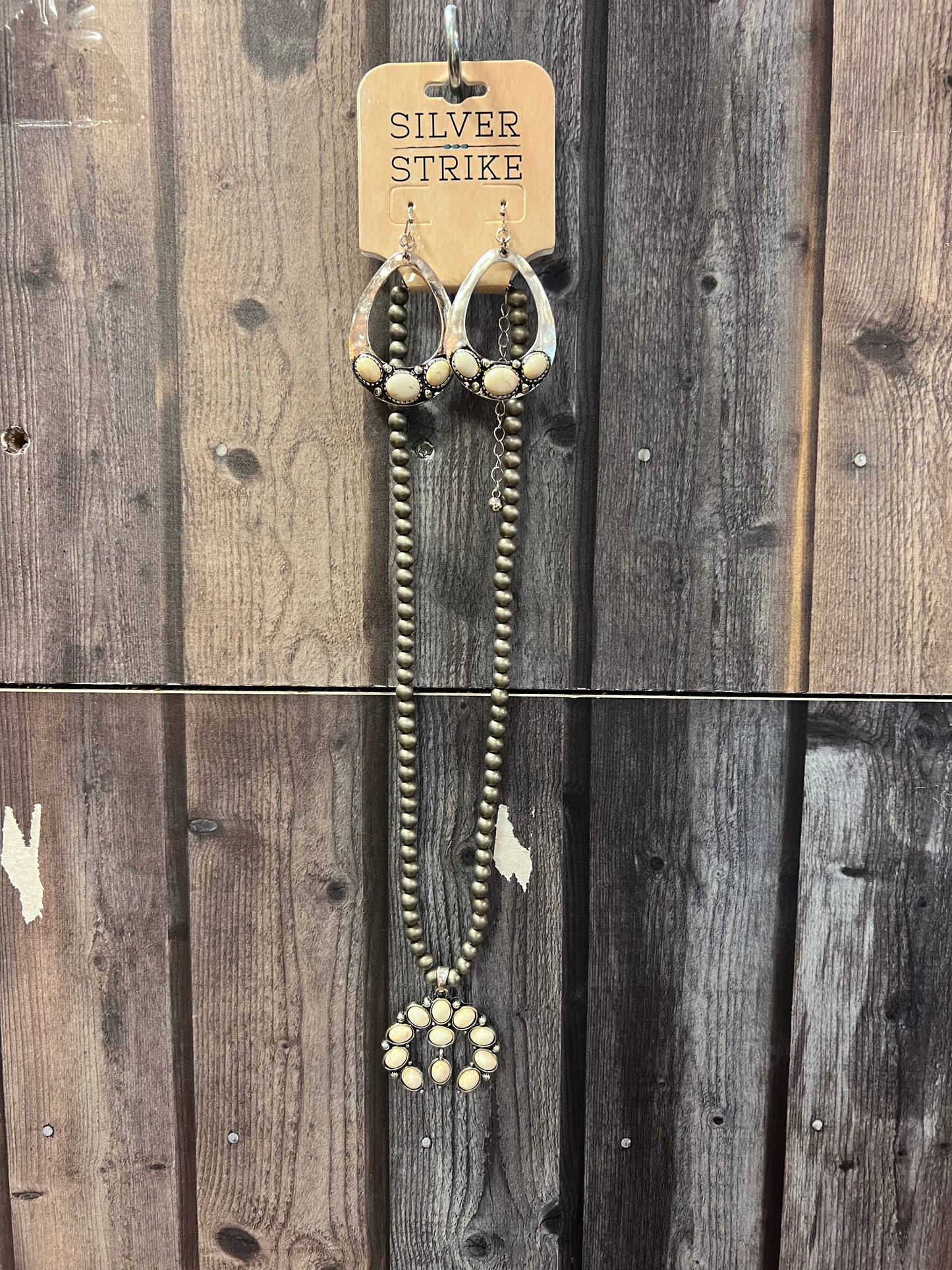 Silver Strike Neckles White