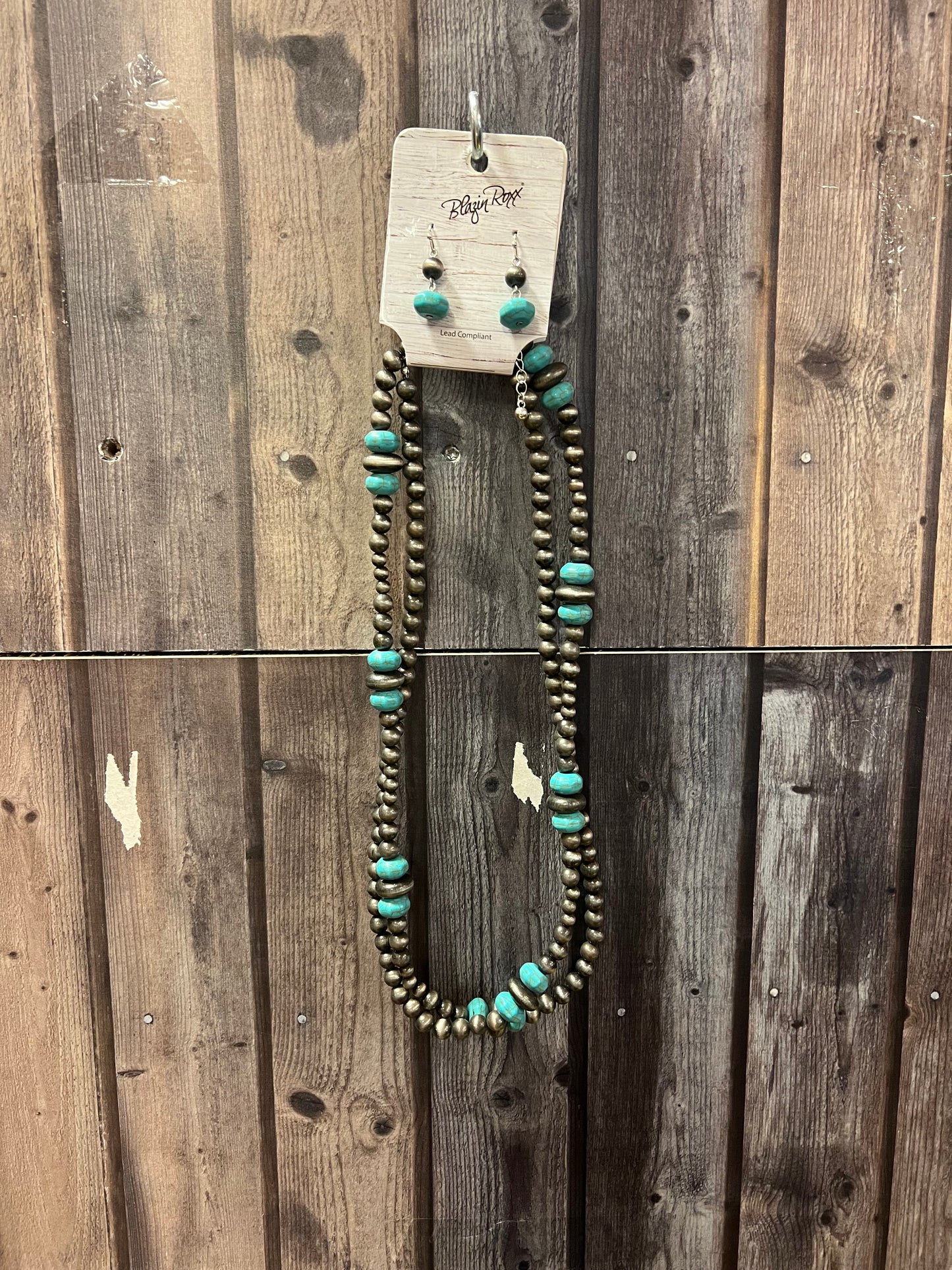 Neckles With Stones And Turquoise