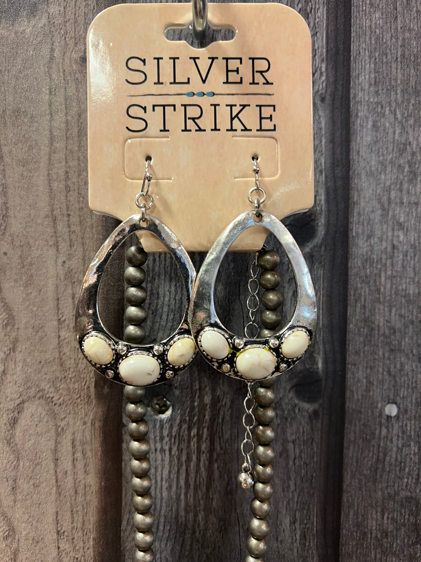 Silver Strike Neckles White