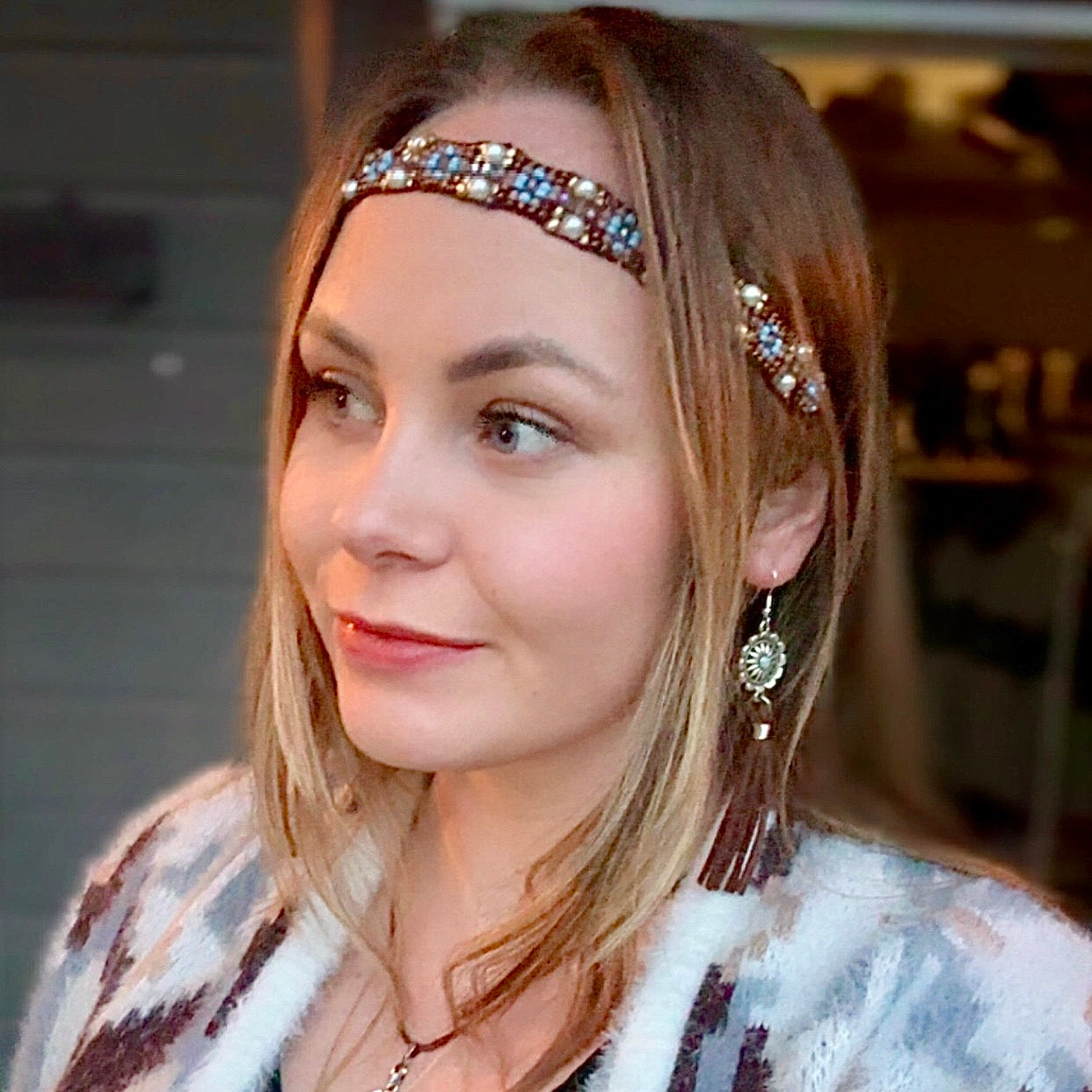 Blazin Roxx – Perlebrodert hodebånd med strikk