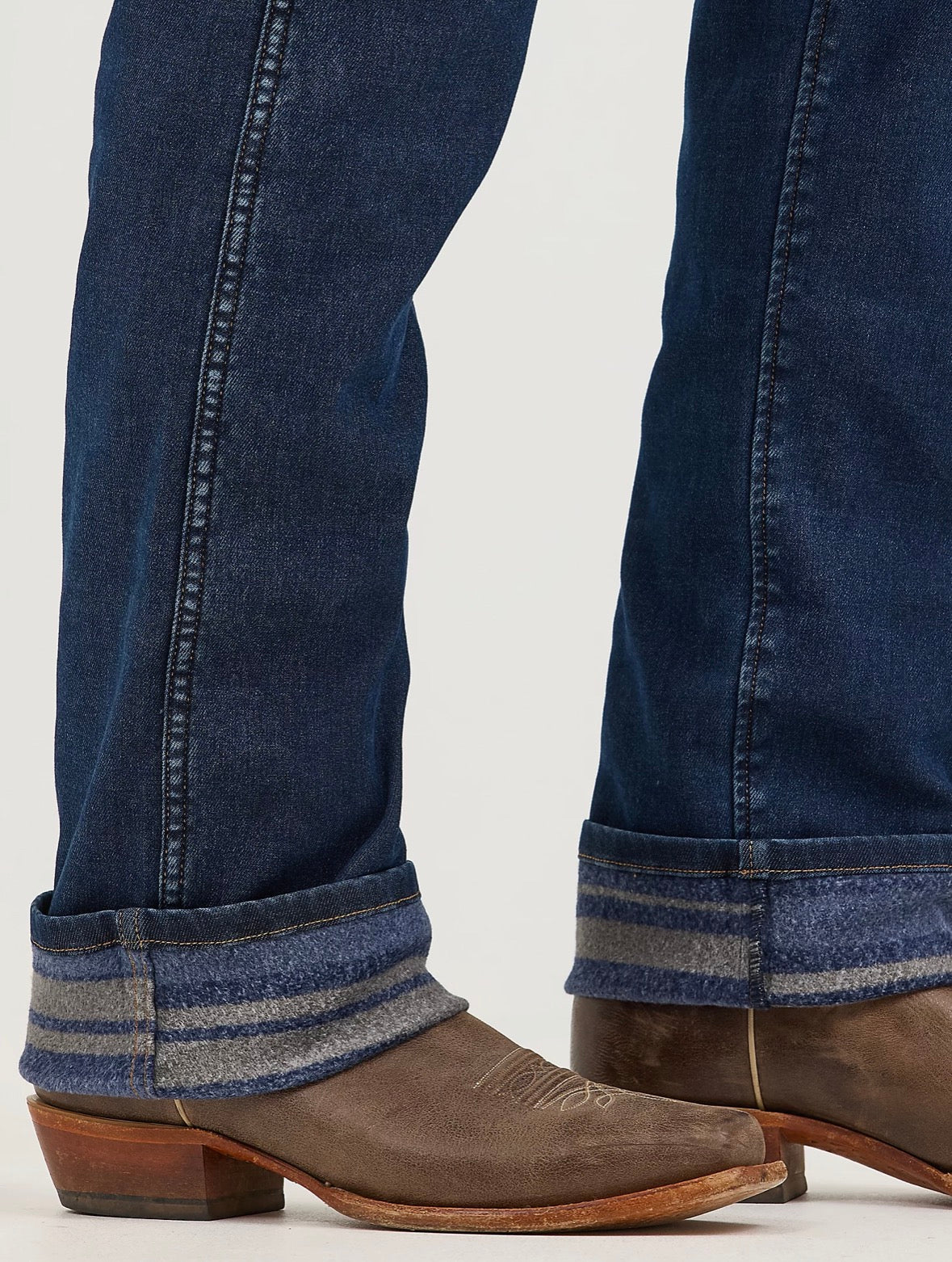 PREMIUM PERFORMANCE COWBOY CUT® NORMAL FIT ISOLERTE JEANS