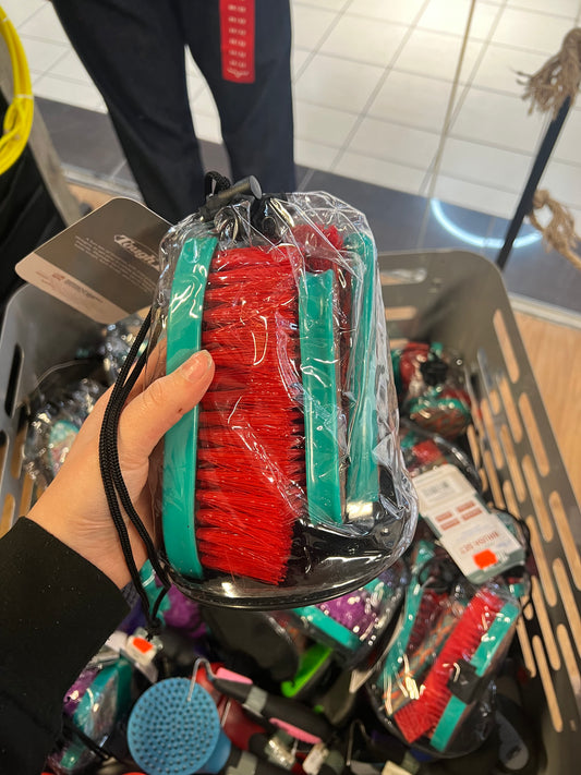 Rødt sett med børster
