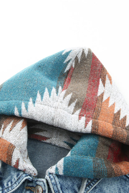 Denimjakke med Aztec-mønstre og hette