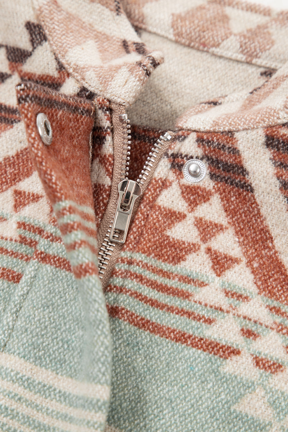 Beige Quilted Aztec Jakke